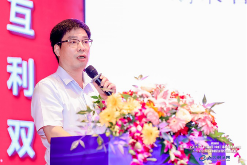 湖南大学经济与贸易学院院长、博士生导师、湖南省经济体制改革研究会副会长侯俊军
