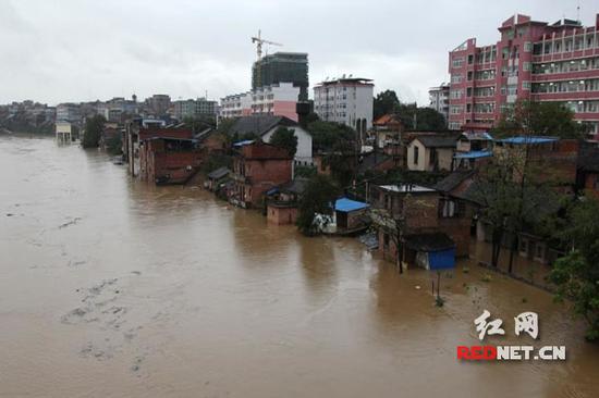 道县县城被洪水围困