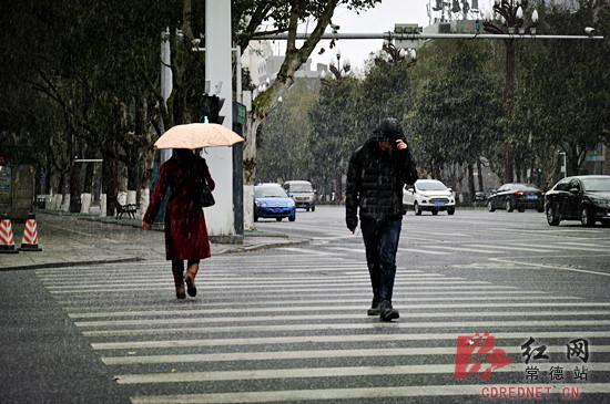 情人节遇寒潮，常德迎猴年初雪