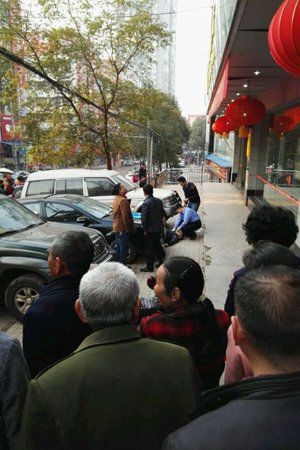 坠亡现场。图片来源网络