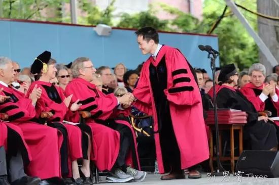 首个登上哈佛毕业演讲台的中国男孩说了啥? 系