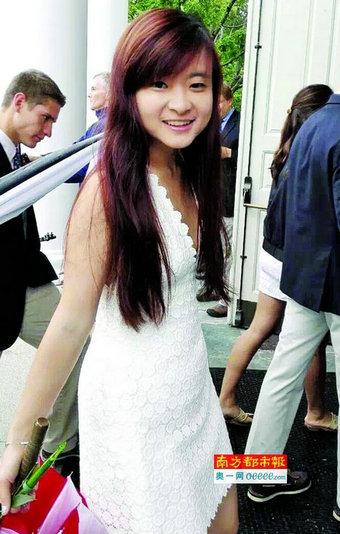 朱雨晴参加美国一流高中的毕业典礼。 受访者供图