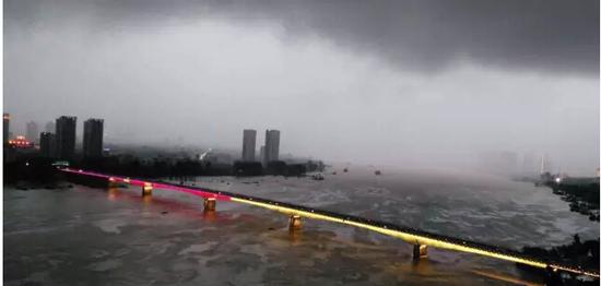 大雨下了一昼夜 常德多河段超警戒水位