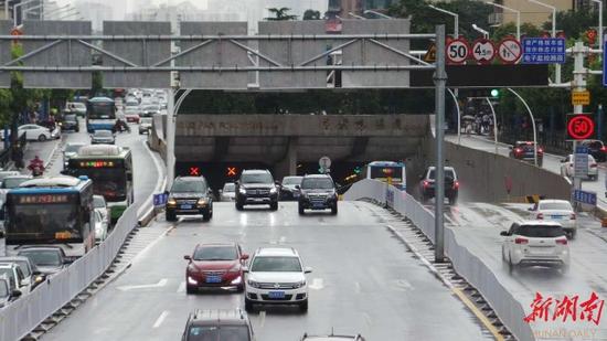 长沙地铁灌水系谣言 交通等未受影响