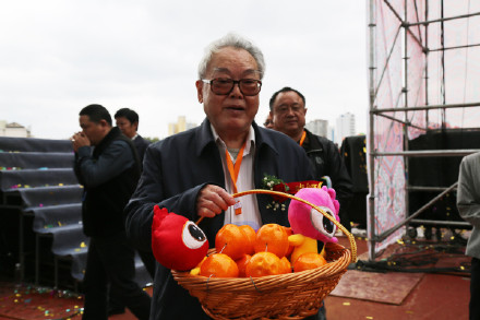 中共湖南省委原副书记文选德是地道的石门人，通过新浪的镜头为家乡特产代言