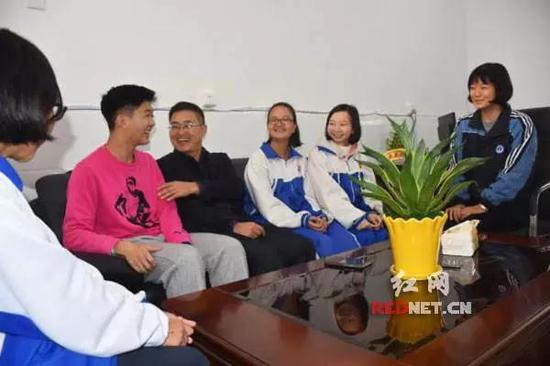 麓山外国语实验中学:让长郡麓山基因融入师生