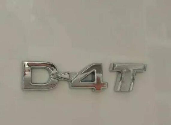 雷凌Turbo在车身尾部右侧新增“D-4T”标识,彰显其搭载“TS铂金动力组合”的独特身份。