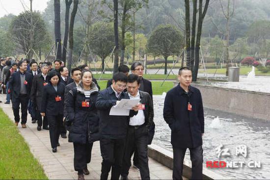 今日，湖南省政协十一届五次会议开幕