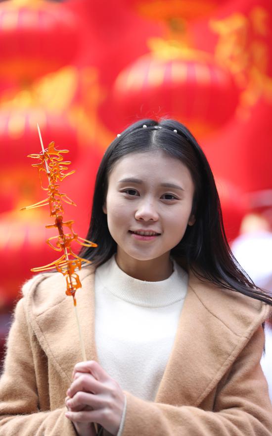 新浪湖南主播未央现场使用微博直播,吸引近30万人观看。