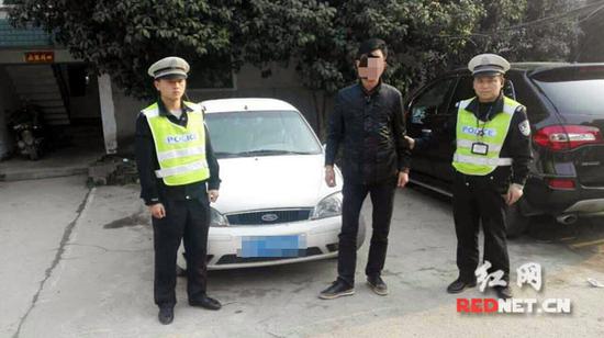 3月8日,益阳桃江交警查实交通违法犯罪嫌疑人张某彪,涉嫌醉驾、毒驾、套牌、无保险、机动车未注册5项交通违法犯罪行为。