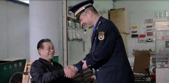 心中有杆良心称——城管老兵胡亮