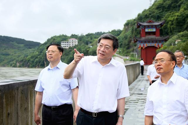 杜家毫在怀化、湘西州检查督导防汛工作