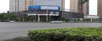 在街边
