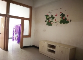 10月16日,新化县,戴某花和何某曾经居住的出租屋,戴某花在何某失踪10多天后搬走。图/记者曹伟