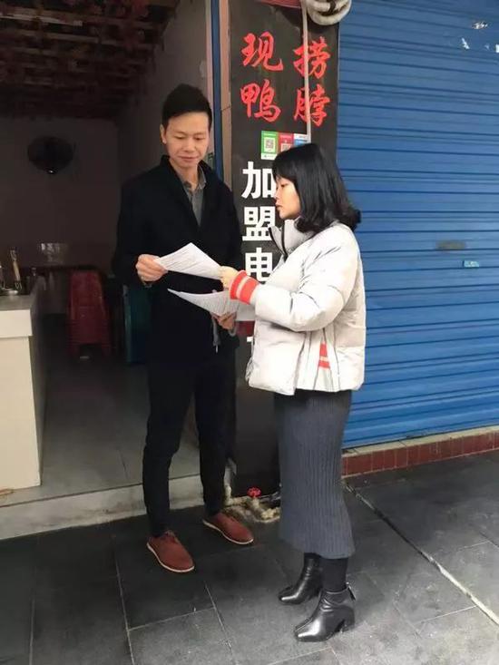 人民街道禁毒专干讲解禁毒知识