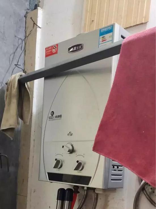 惠泽园小区患者家热水器