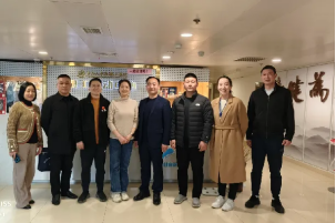▲组织前往往湘雅附二工会活动中心调研。