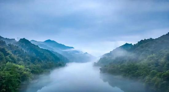 湖间仙境,雾漫东江
