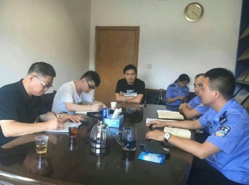 面对媒体杨湘兵实话实说:“让民警吃好睡好就是我们政治建警落到实处的最好体现”