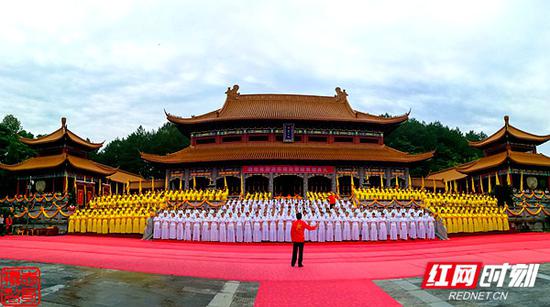 株洲西站：炎帝陵祭典。