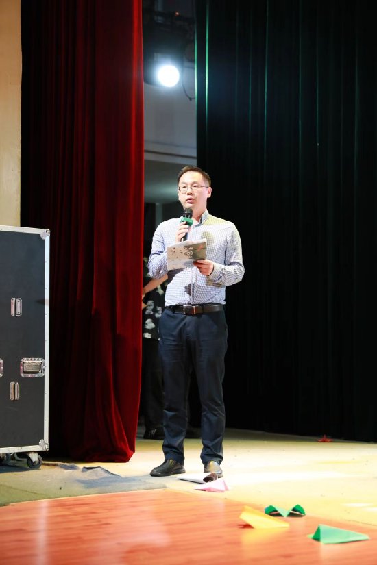 湖南师范大学新闻与传播学院党委书记沈贤岚讲话