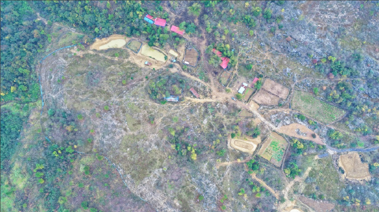 谷洲镇杨柏村出租闲置山林并投入资金给戴隆伪养殖场。邵阳日报记者颜靖轩 摄