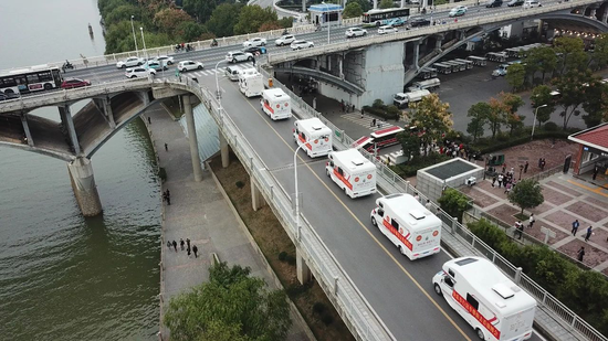 往年伊宅购快乐车行参展图