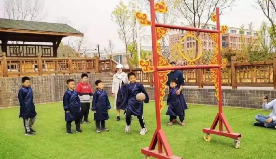 趣味踢蹴鞠