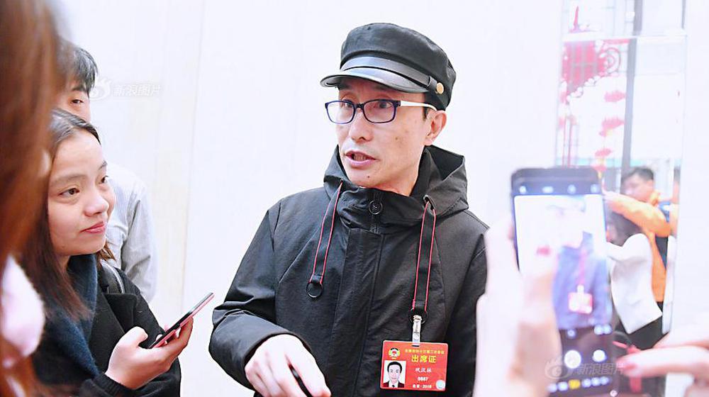 全国政协委员巩汉林建议加强新媒体平台监管