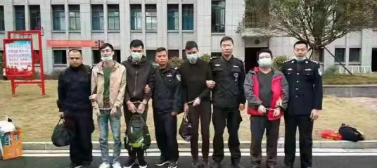 偷越国(边)境的犯罪嫌疑人被押解回衡阳