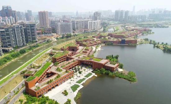 坐落在长沙市岳麓区西湖文化公园内的58小镇。