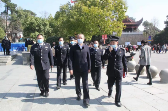 省公安厅治安总队长夏晓鸥率队赴南岳督导