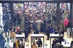 11月29日12时30分,长沙几千名市民在新湘博门口等候,争相目睹阔别5年的辛追夫人的“新家”。记者 郭立亮 摄
