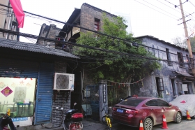 12月6日,梅公馆是此次西文庙坪周边地块棚户区改造项目范围内唯一不拆的楼。