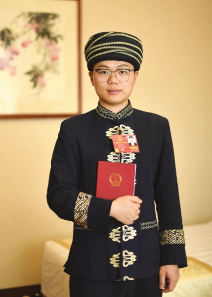 90后大学生村干部向伟艺:希望更多人看到我们