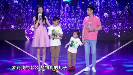 感动!女模为生孩子双目失明