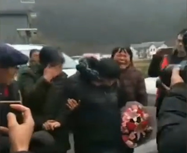 16岁女孩被人贩子骗卖到江苏 21年后认亲回湖南老家过年