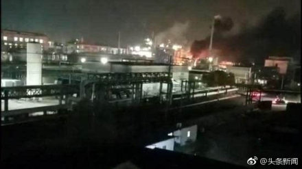 江苏泰兴一化工厂发生火灾：初步判断为甲苯爆燃