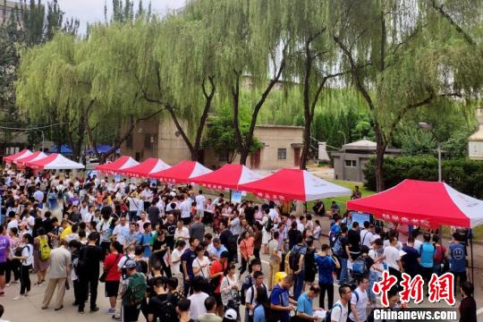 "人脸识别"技术首次亮相 4600余名本科新生"刷脸