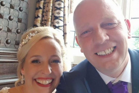 结婚三个多月 丈夫发现新婚妻子自家后花园死亡