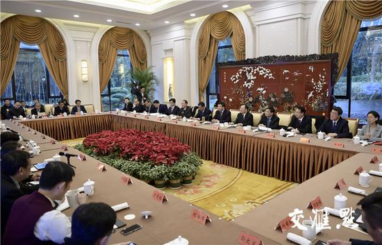 娄勤俭吴政隆会见富士康集团总裁郭台铭一行