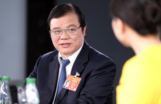 3月9日,全国人大代表、江苏省人民医院院长唐金海做客新华网2019全国两会特别报道。新华网 施汉摄