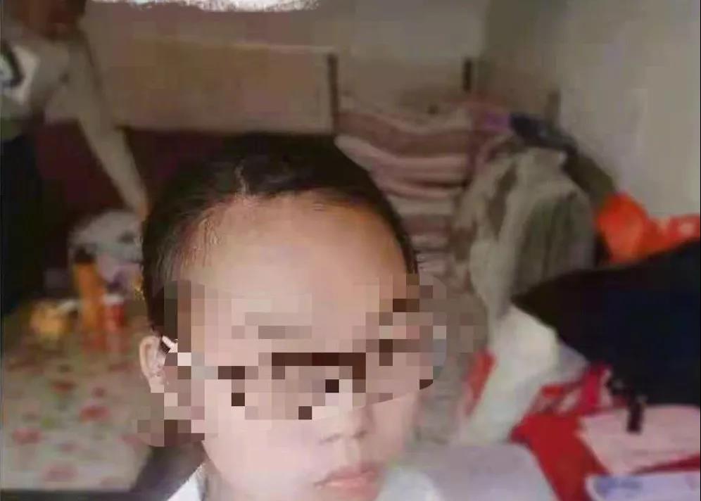 女孩失踪后,家属发出寻人启事。受访者供图