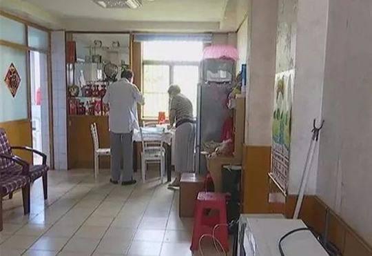 12岁脑瘫女童被父亲杀死：求医问药12年没丝毫好转