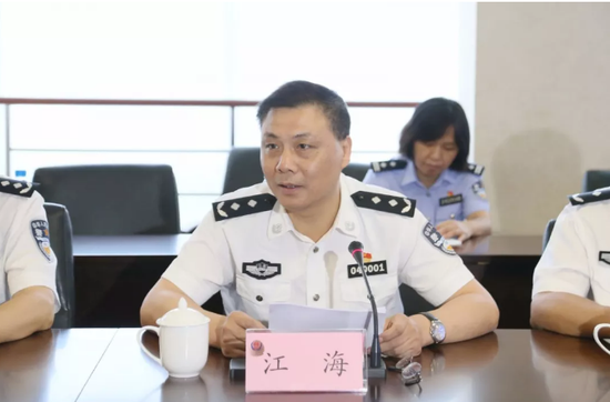 江苏首批港澳台居民居住证发放 15名港澳台胞落户苏州