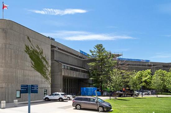 加拿大一栋二层小楼起火 致中国留学生1死3伤