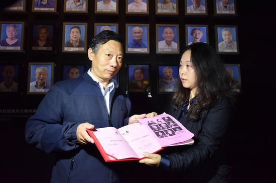 刚刚 南京大屠杀幸存者照片墙的灯又熄了两盏