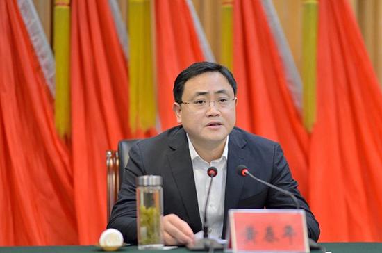 丹阳、句容党政主要领导调整：黄春年、潘群分任市委书记