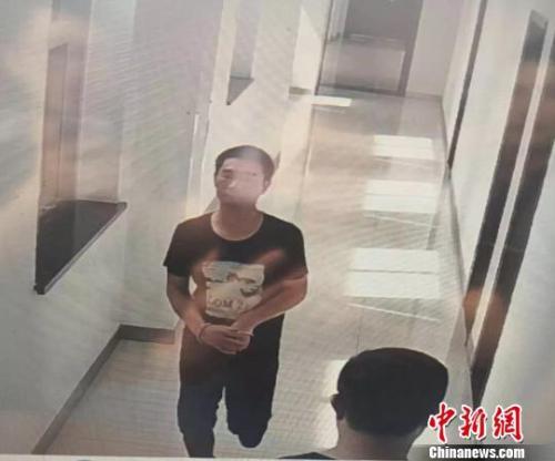 马廷江逃脱过程监控画面