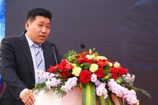 (南京大有车业集团总经理方吕龙现场发言)